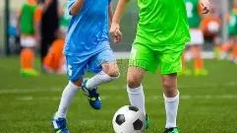 “火箭与雷霆激战点评：场面热烈但略显青涩，申范格林英勇抗衡遭挫”